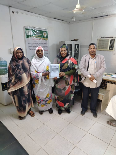 والي الولاية يتفقد سير العمل  بوزارة المالية والقوى العاملة بنهر النيل عبر ديوان الحسابات واعلان اكتمال عملية استلام الحسابات الختامية من الوحدات الحكومية