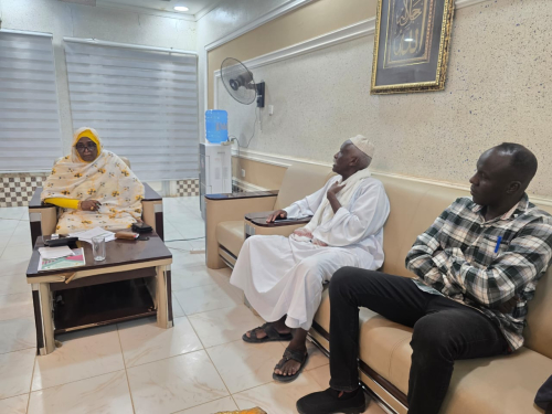 وزيرة المالية بنهر النيل تلتقي الأمين العام لاتحاد عمال الولاية وتؤكد دعم حكومة الولاية لقضايا العاملين